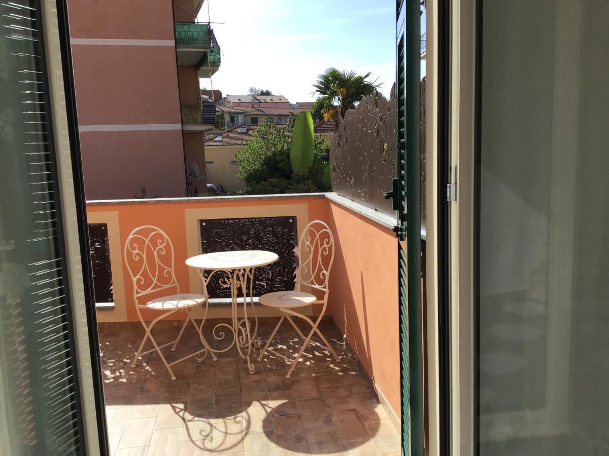 Casa Luigia Rooms Mtb In Finalborgo Bike Room Tour Ebike Trekking Finale Ligure Exterior foto