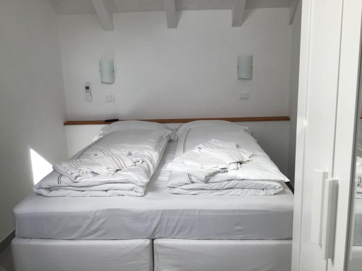 Casa Luigia Rooms Mtb In Finalborgo Bike Room Tour Ebike Trekking Finale Ligure Exterior foto