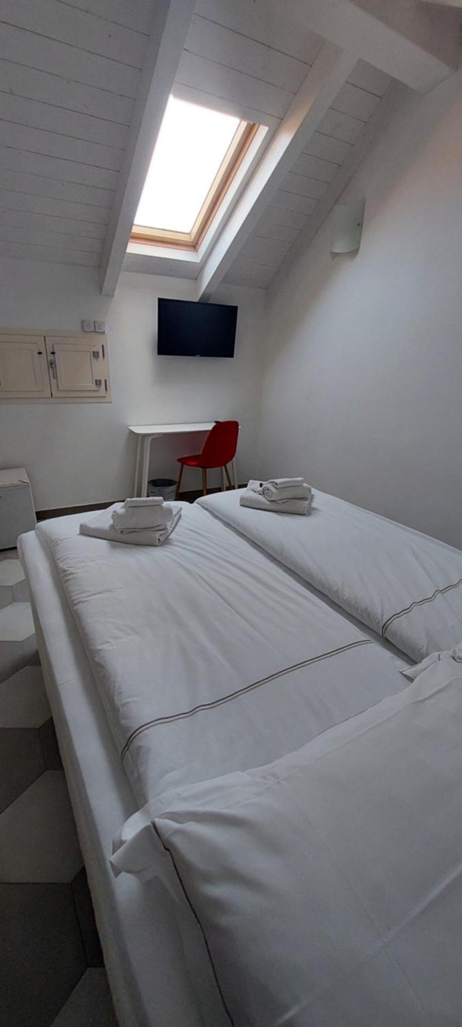 Casa Luigia Rooms Mtb In Finalborgo Bike Room Tour Ebike Trekking Finale Ligure Exterior foto